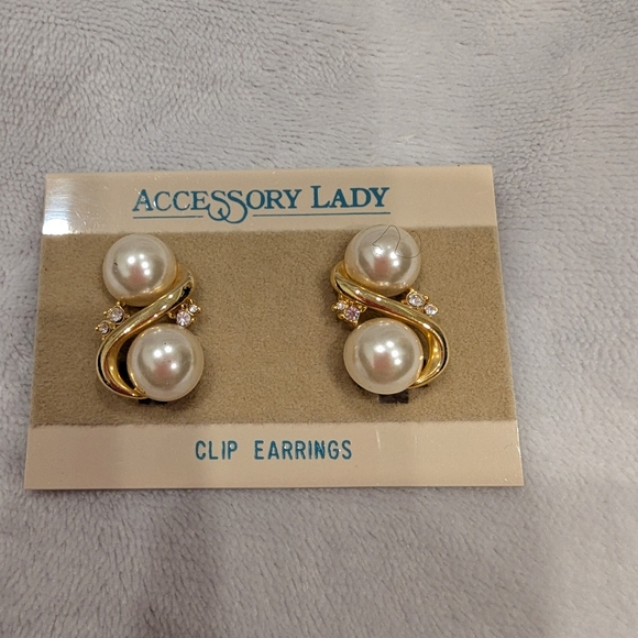 Accessory Lady Jewelry - Vintage Accessory Lady Clip Earrings Faux Pearl Gold Tone Rhinestone